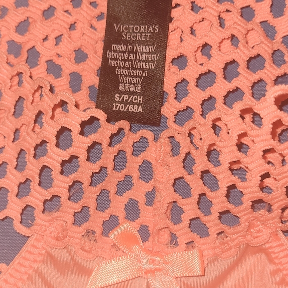 2 Cut-Out Cheeky Panties - Picture 8 of 9